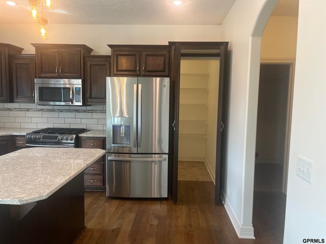 4723 Ponderosa Drive, Papillion, NE 68133