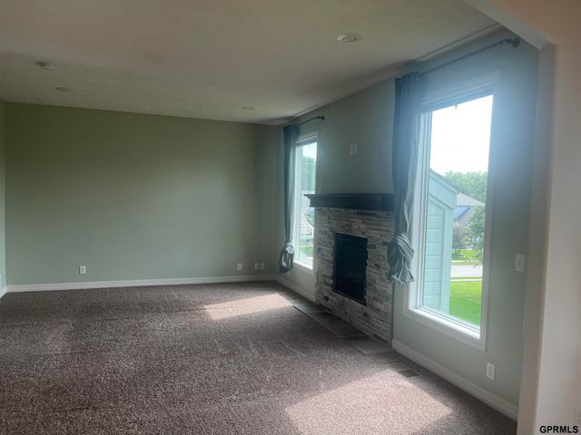 4723 Ponderosa Drive, Papillion, NE 68133