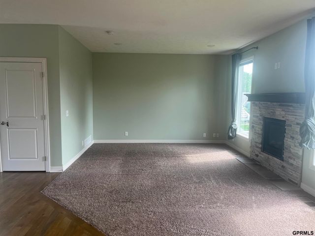 4723 Ponderosa Drive, Papillion, NE 68133