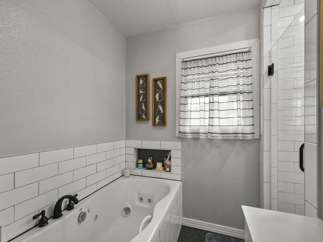 2200 Skyline Drive, Fort Worth, TX 76114
