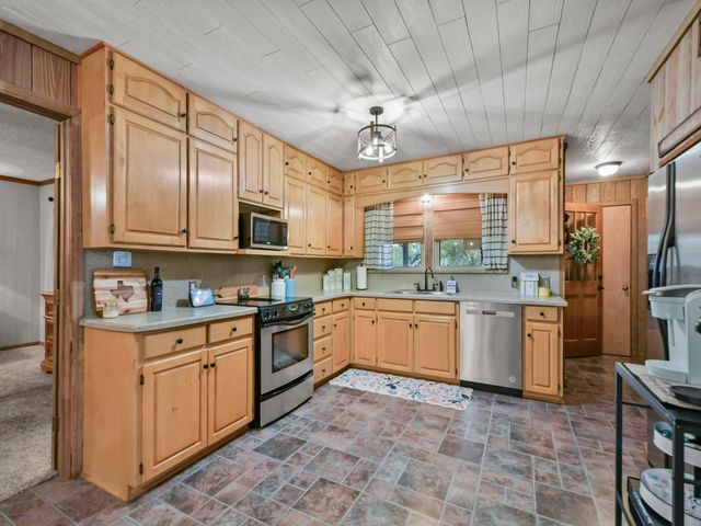 2200 Skyline Drive, Fort Worth, TX 76114