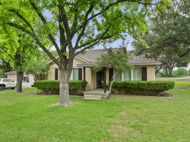 2200 Skyline Drive, Fort Worth, TX 76114