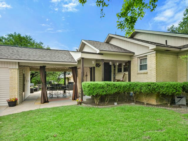 2200 Skyline Drive, Fort Worth, TX 76114