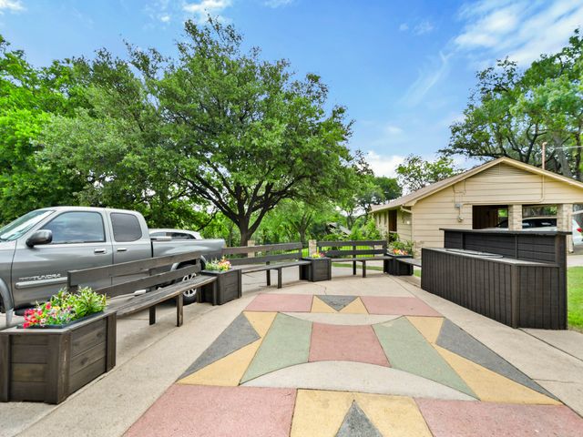 2200 Skyline Drive, Fort Worth, TX 76114
