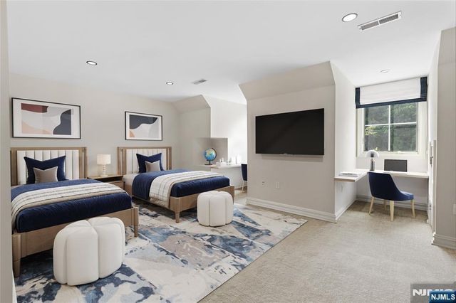 36 Regency Place, Weehawken, NJ 07086