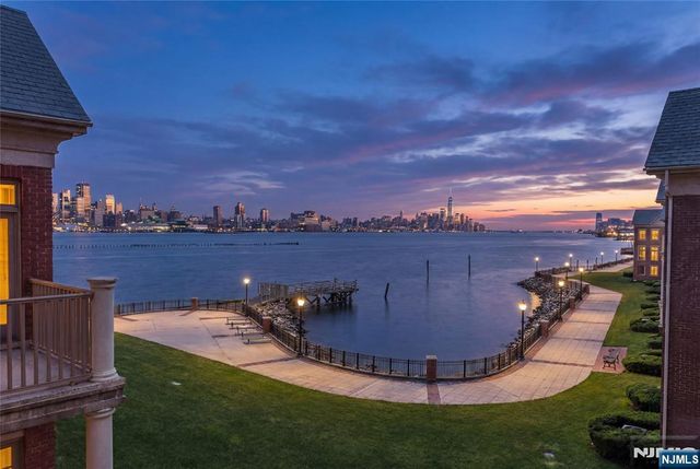 36 Regency Place, Weehawken, NJ 07086