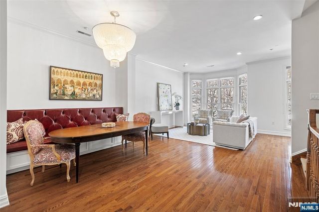 36 Regency Place, Weehawken, NJ 07086