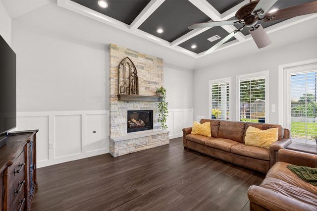 509 Texas St, Tomball, TX 77375