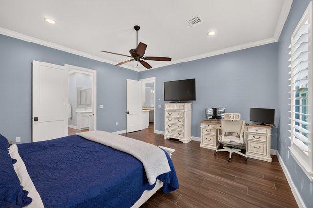 509 Texas St, Tomball, TX 77375