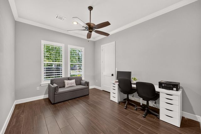 509 Texas St, Tomball, TX 77375