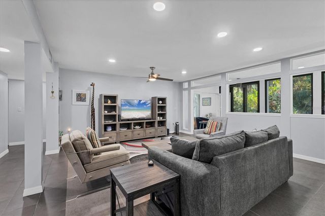 3332 THORNWOOD ROAD 3332, Sarasota, FL 34231