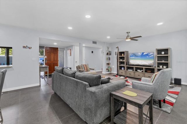 3332 THORNWOOD ROAD 3332, Sarasota, FL 34231