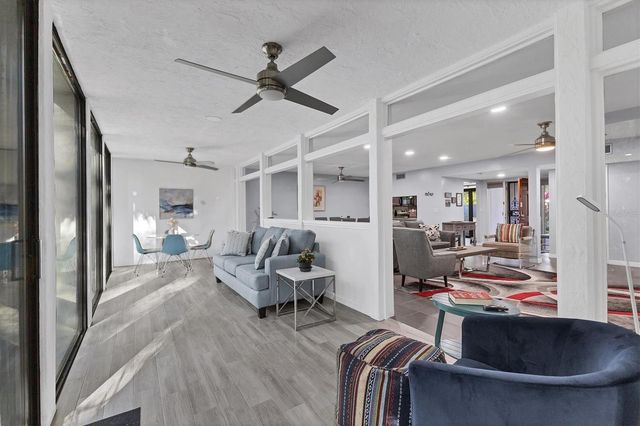 3332 THORNWOOD ROAD 3332, Sarasota, FL 34231