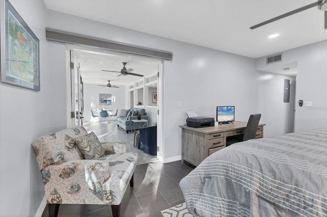 3332 THORNWOOD ROAD 3332, Sarasota, FL 34231