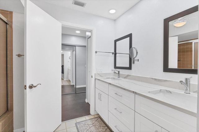3332 THORNWOOD ROAD 3332, Sarasota, FL 34231