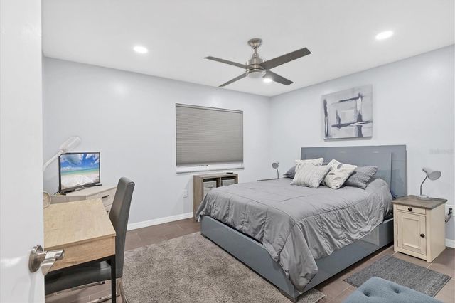 3332 THORNWOOD ROAD 3332, Sarasota, FL 34231