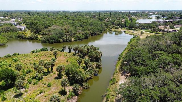 3332 THORNWOOD ROAD 3332, Sarasota, FL 34231
