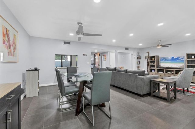 3332 THORNWOOD ROAD 3332, Sarasota, FL 34231