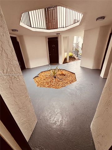 211 Lake Pointe Dr 110, Oakland Park, FL 33309