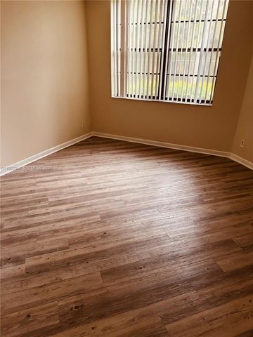 211 Lake Pointe Dr 110, Oakland Park, FL 33309