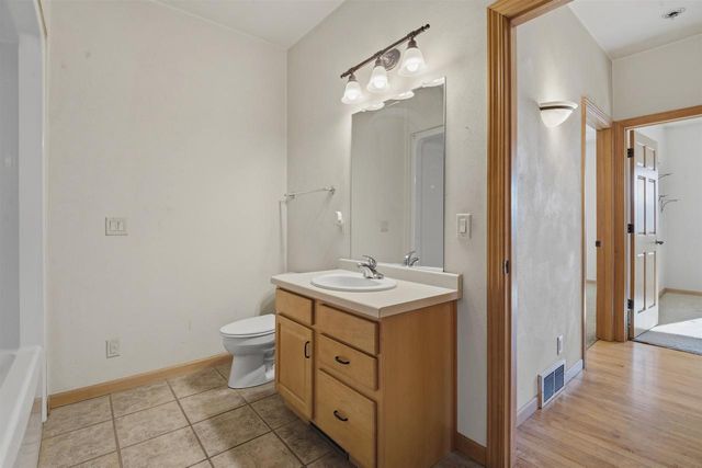 4724 N FALLVIEW LANE, Appleton, WI 54913