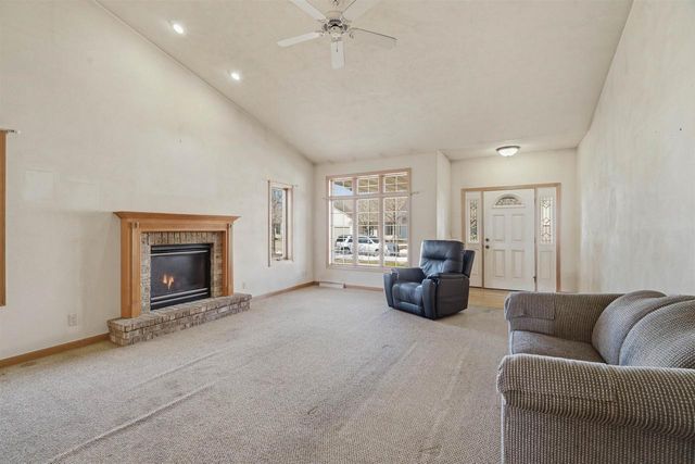 4724 N FALLVIEW LANE, Appleton, WI 54913