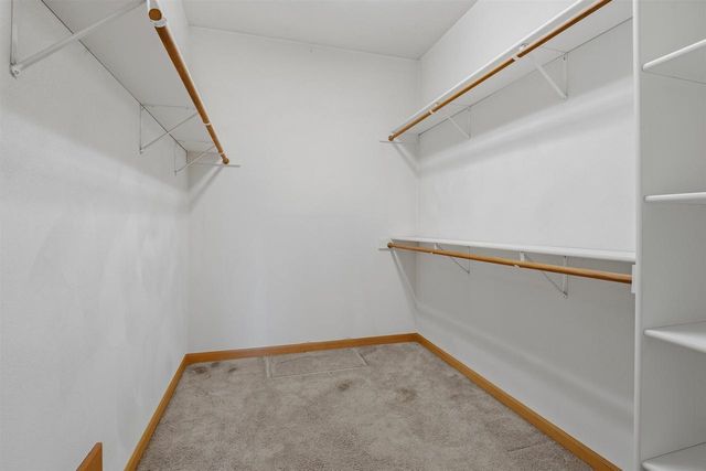 4724 N FALLVIEW LANE, Appleton, WI 54913