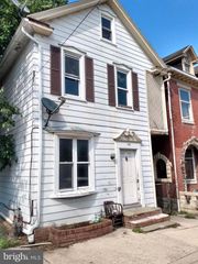 165 E CATHERINE ST, Chambersburg, PA 17201