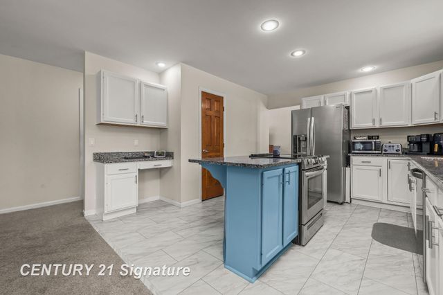 8044 Creston Drive, Freeland, MI 48623