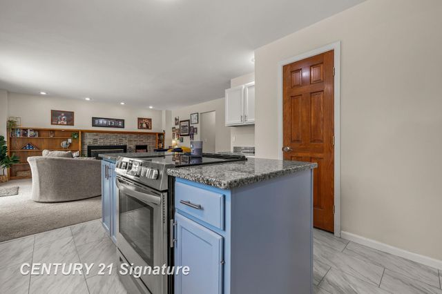 8044 Creston Drive, Freeland, MI 48623