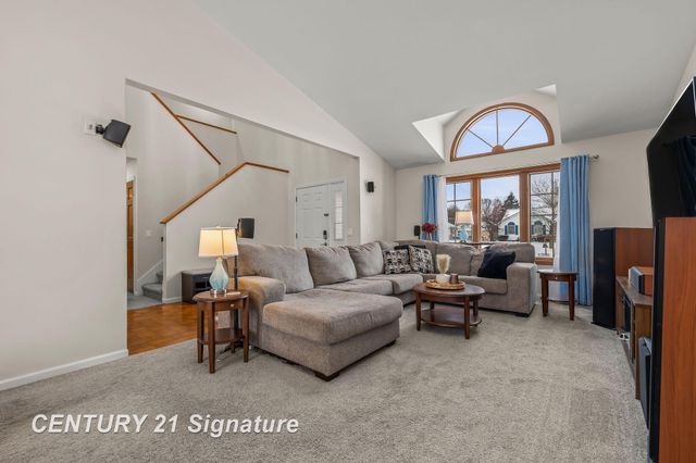 8044 Creston Drive, Freeland, MI 48623