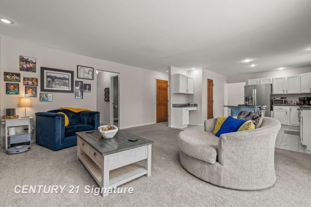 8044 Creston Drive, Freeland, MI 48623