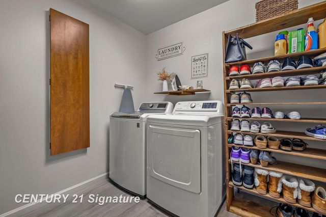 8044 Creston Drive, Freeland, MI 48623