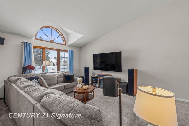 8044 Creston Drive, Freeland, MI 48623