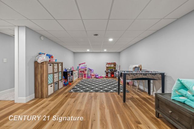 8044 Creston Drive, Freeland, MI 48623