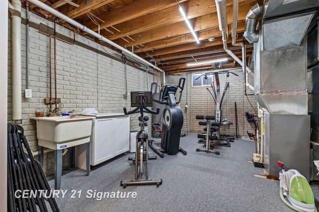 8044 Creston Drive, Freeland, MI 48623