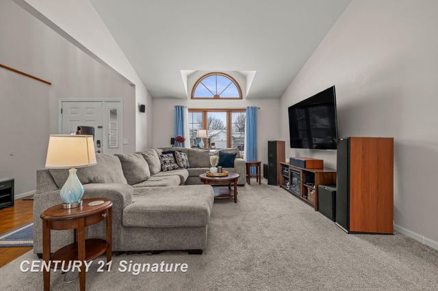 8044 Creston Drive, Freeland, MI 48623