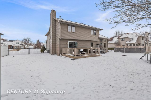 8044 Creston Drive, Freeland, MI 48623