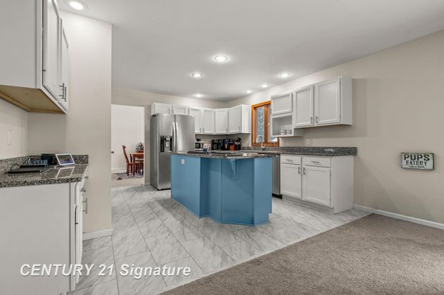 8044 Creston Drive, Freeland, MI 48623