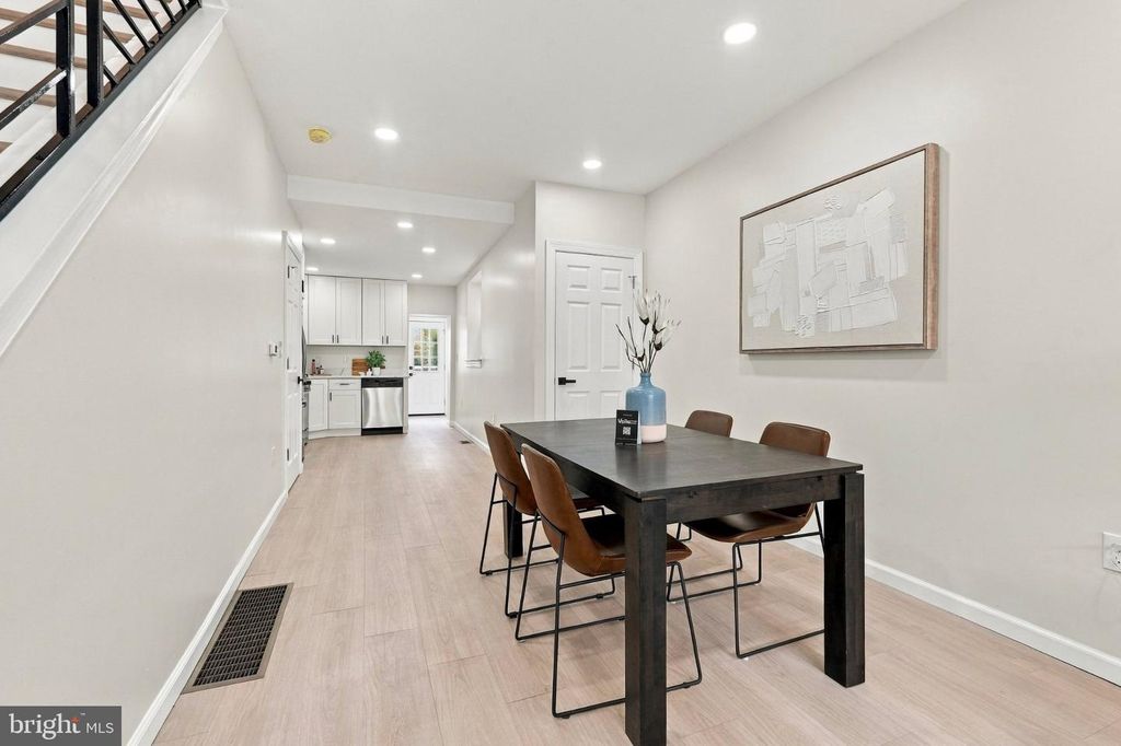 2611 S 12TH ST, Philadelphia, PA 19148 — photo 4