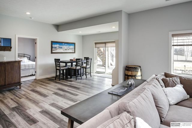 1425 N 191st Avenue, Omaha, NE 68022