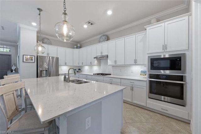 1831 Mustique ST, Naples, FL 34120