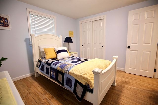 86 Taunton St, Lakeville, MA 02347