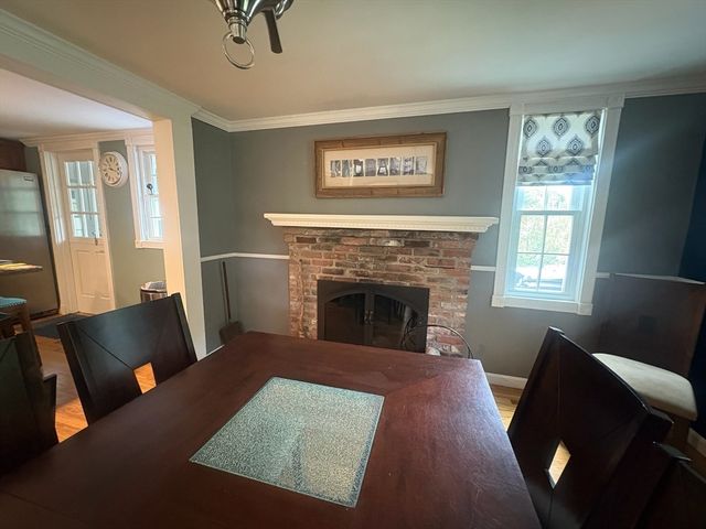 86 Taunton St, Lakeville, MA 02347