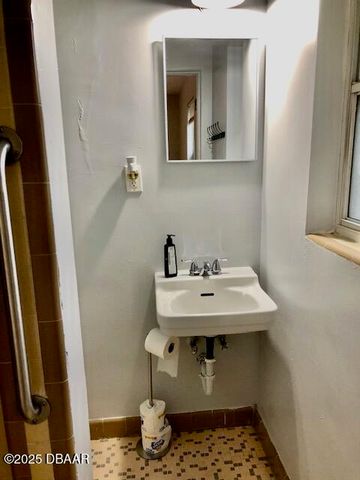 747 Colfax Drive, Daytona Beach, FL 32114