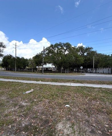 N OAKLAND STREET, Leesburg, FL 34748