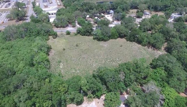 N OAKLAND STREET, Leesburg, FL 34748