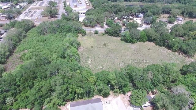 N OAKLAND STREET, Leesburg, FL 34748