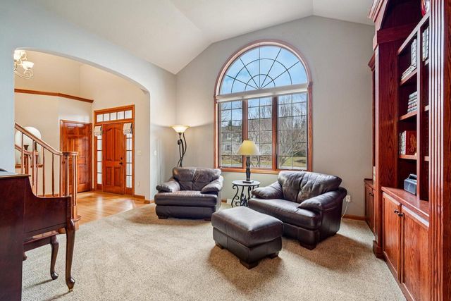 W170N5385 Ridgewood DRIVE, Menomonee Falls, WI 53051