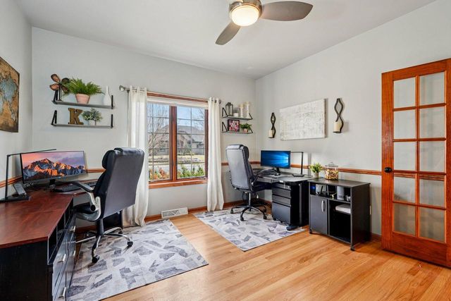 W170N5385 Ridgewood DRIVE, Menomonee Falls, WI 53051